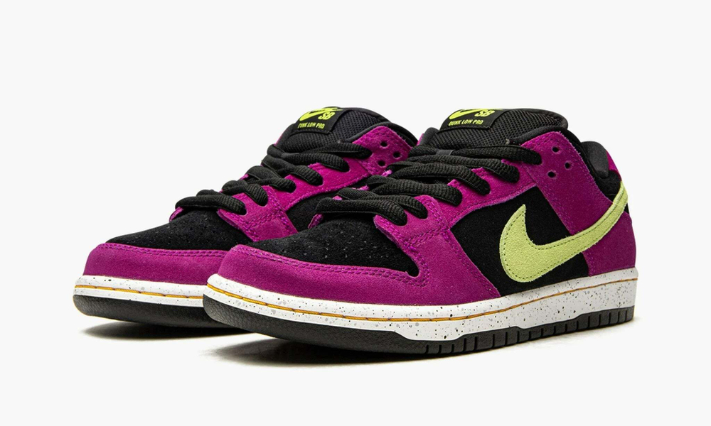 Dunk SB Low Pro ACG "Terra Red Plum"