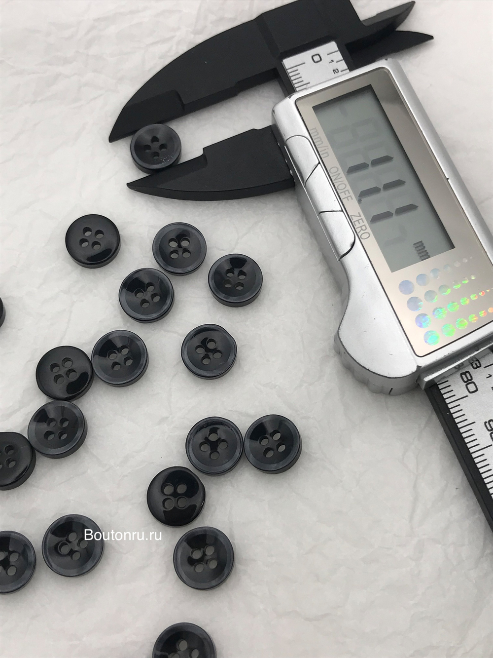 Пуговицы на прокол черные с окантовкой