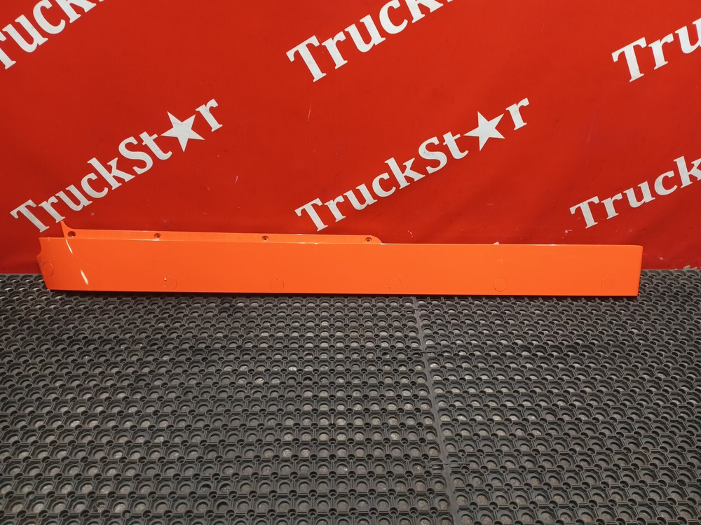 Молдинг кабины правый 2023г.