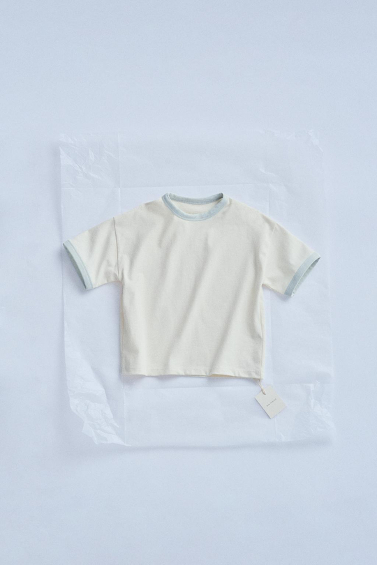 ZARA TIMELESZ - ОДНОТОННАЯ ФУТБОЛКА С КОНТРАСТНЫМИ ДЕТАЛЯМИ, СИНИЙ