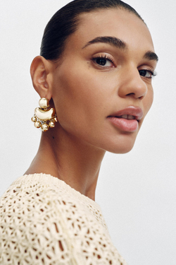 ZARA МЕТАЛЛИЧЕСКИЕ СЕРЬГИ С РЕЛЬЕФНЫМИ ЭЛЕМЕНТАМИ, ЗОЛОТИСТЫЙ