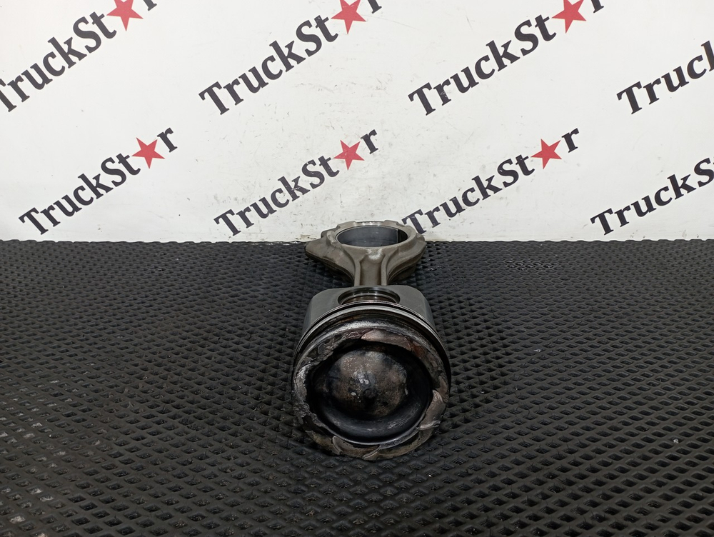 Поршень с шатуном