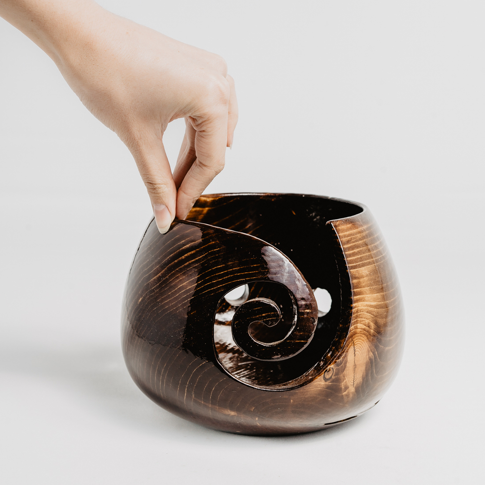 Клубочница деревянная для пряжи, вязания, клубков из древесины кедра. KL8