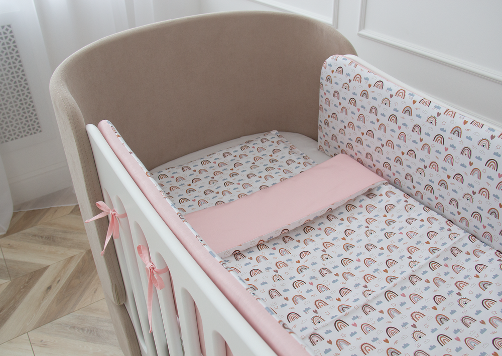 Постельное бельё в детскую кроватку «Милая радуга» (розовый, сатин)