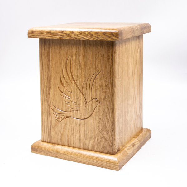 Урна для праха дуб светлый "Голубь" лакированная