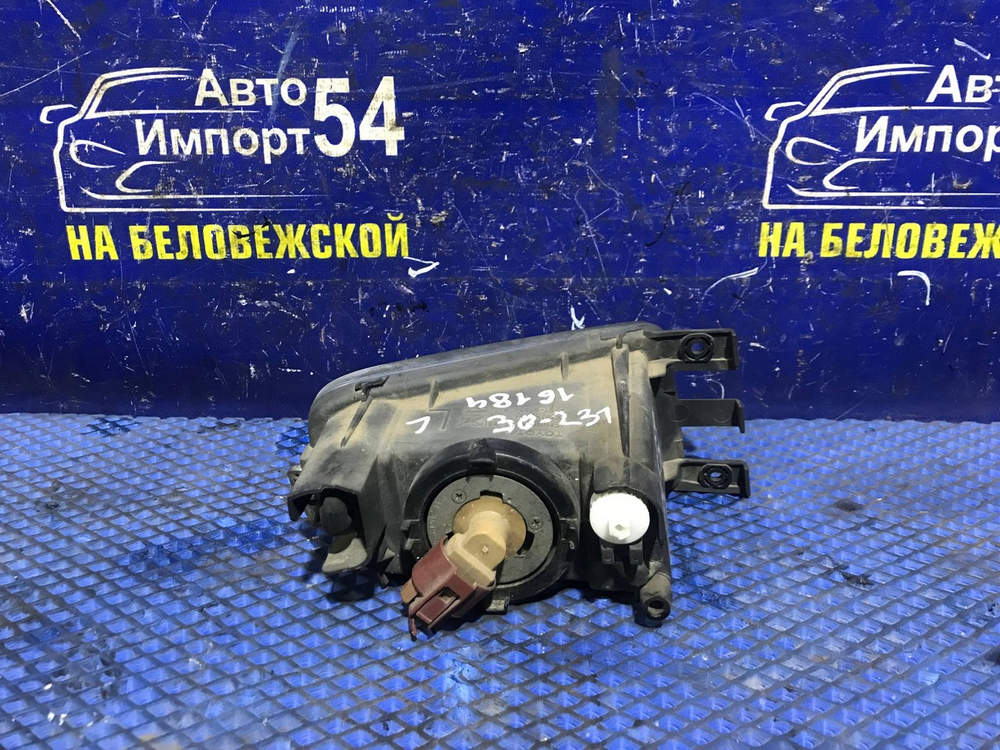 Туманка левая TOYOTA ARISTO 1997-2004