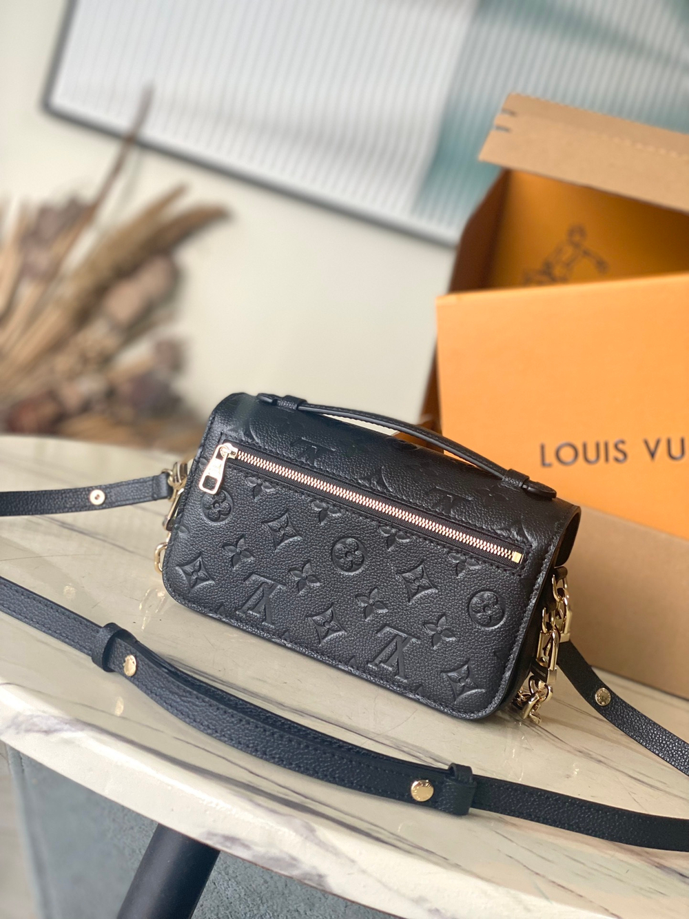 Louis Vuitton Pochette Metis East West