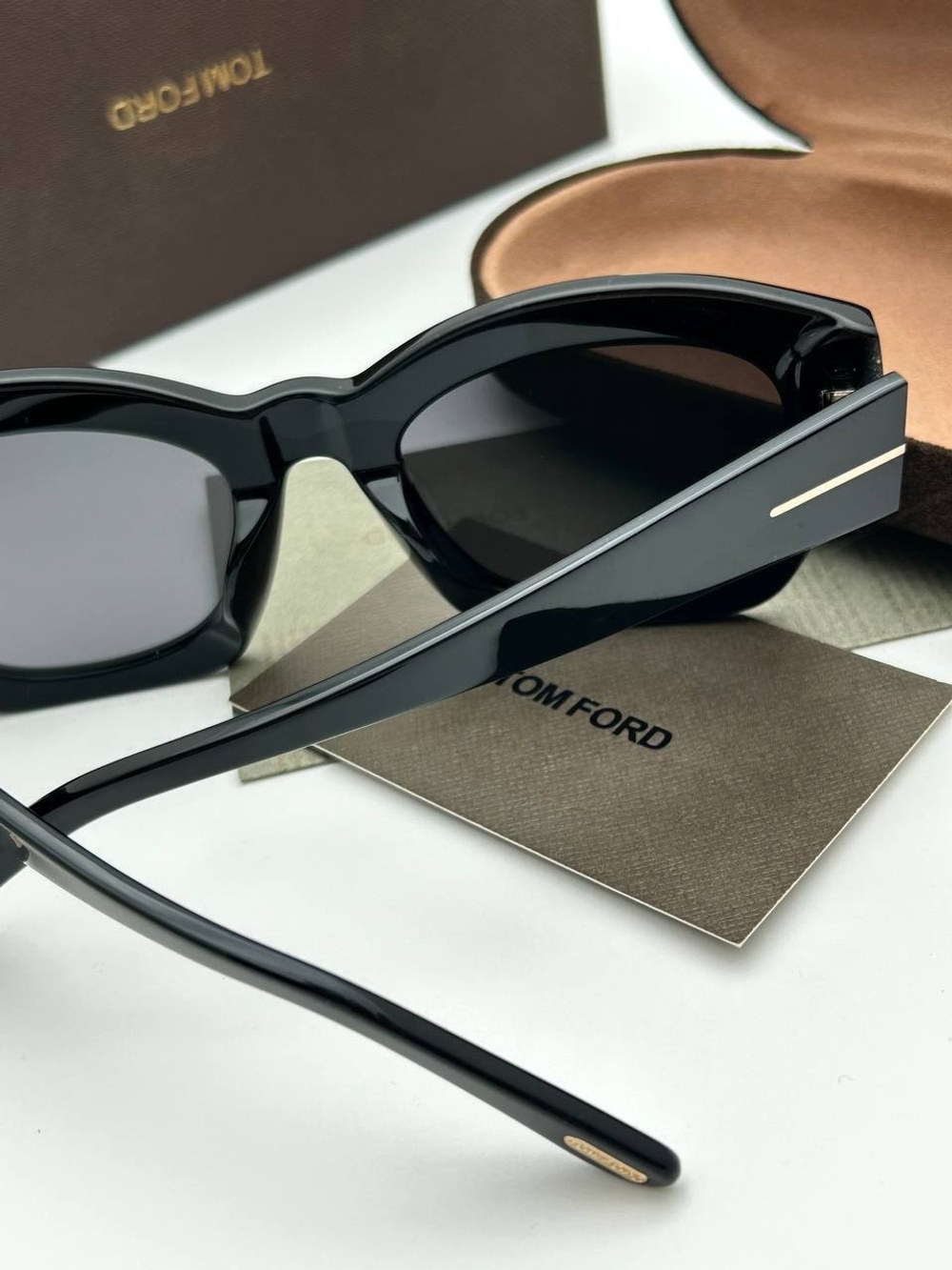 Солнцезащитные очки Tom Ford