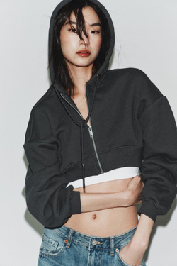 ZARA УКОРОЧЕННАЯ ТОЛСТОВКА С КАПЮШОНОМ, СЕРЫЙ