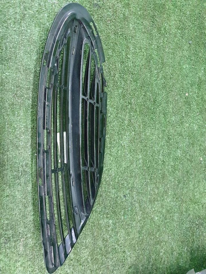 Решетка переднего бампера правая Mercedes S w222 (2013-2017)