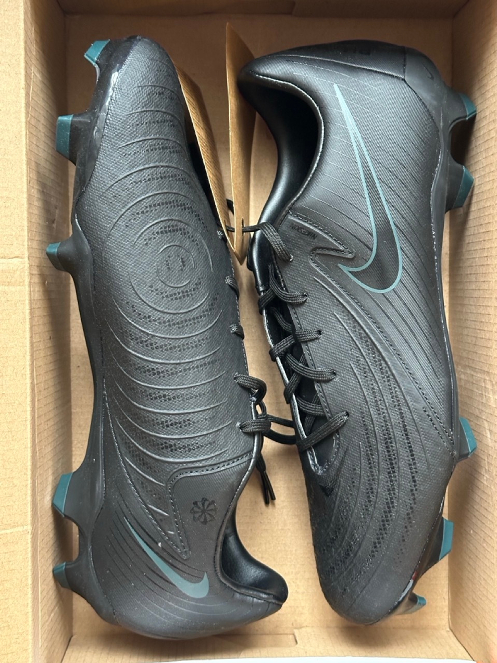 Бутсы Nike Phantom GX 2 Academy FG/MG - черный