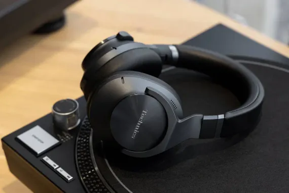 Technics EAH-A800 Black