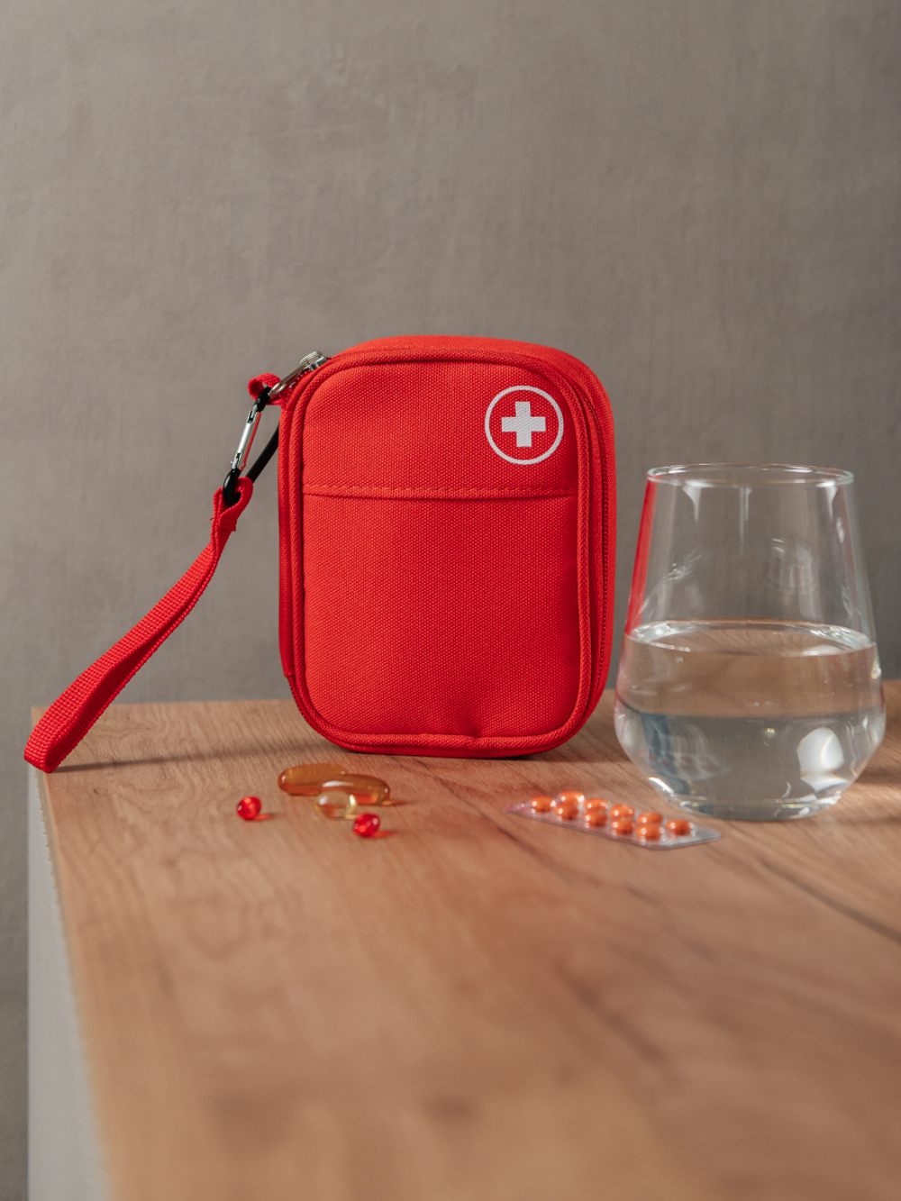 Аптечка карманная 14х11х3 (красная)