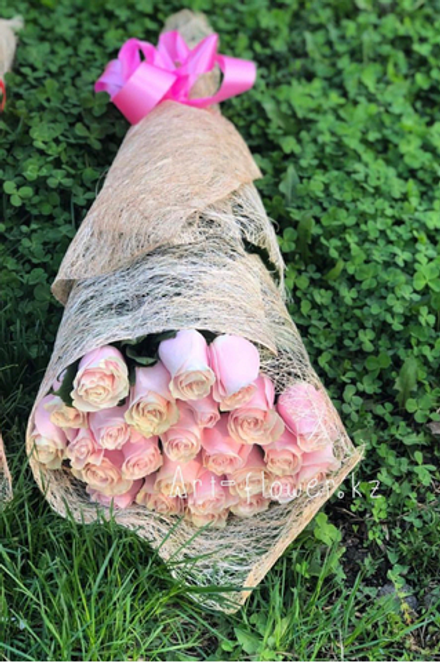 Букет из 25 розовых метровых роз