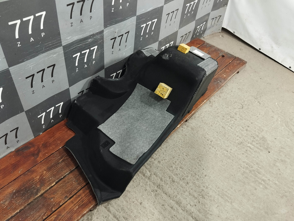 Обшивка багажника левая Toyota Camry (XV70) 17-нв Б/У Оригинал 6472206411