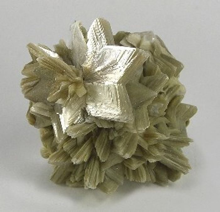 Бусины из мусковита