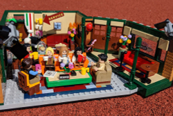 LEGO Ideas: Друзья: Центральная кофейня 21319 — Central Perk — Лего Идеи