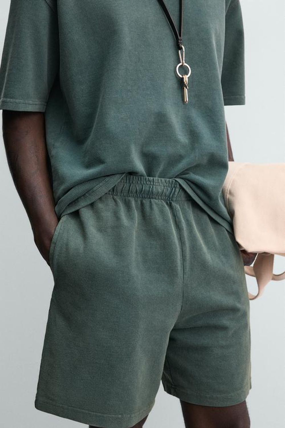 ZARA ШОРТЫ С ВАФЕЛЬНОЙ ФАКТУРОЙ И ЭФФЕКТОМ ПОТЕРТОСТИ, ЗЕЛЕНЫЙ