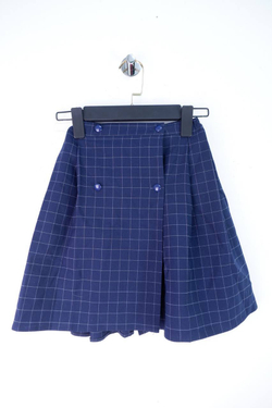 Юбка трапеция с пуговичками, визуально на 8/9 лет