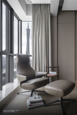 Шезлонг Poltrona Frau Jay Lounge