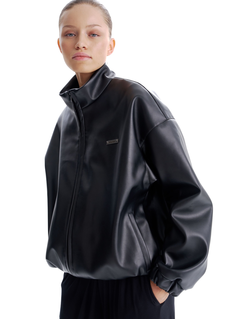 Бомбер из экокожи черный