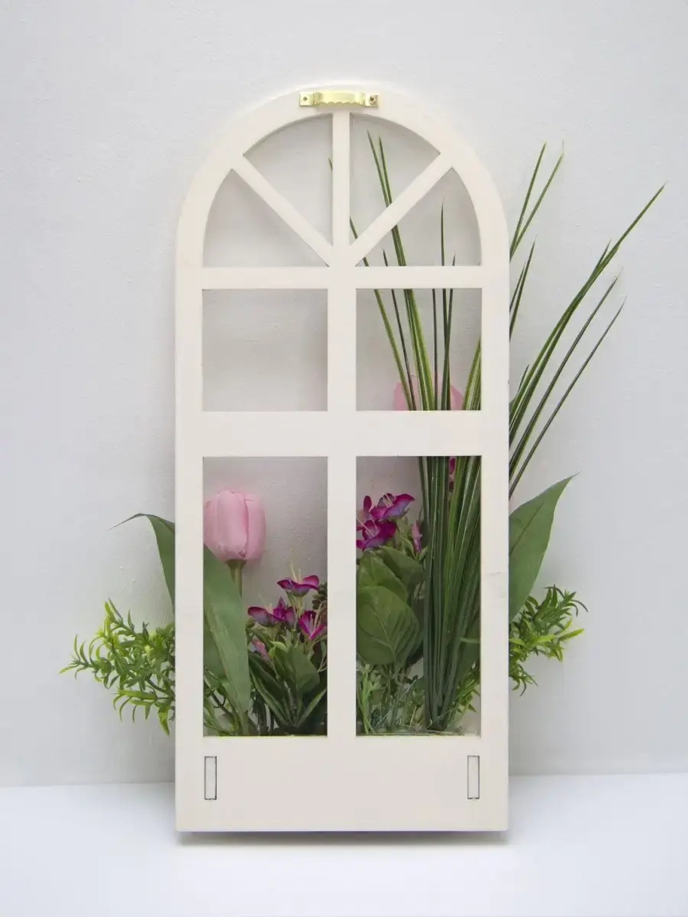 Панно на стену для интерьера "Окно с цветами"