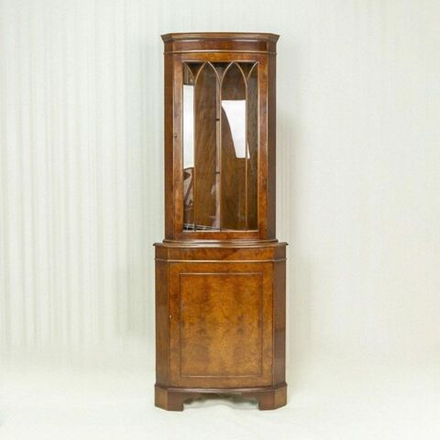 Винтаж: Угловая витрина