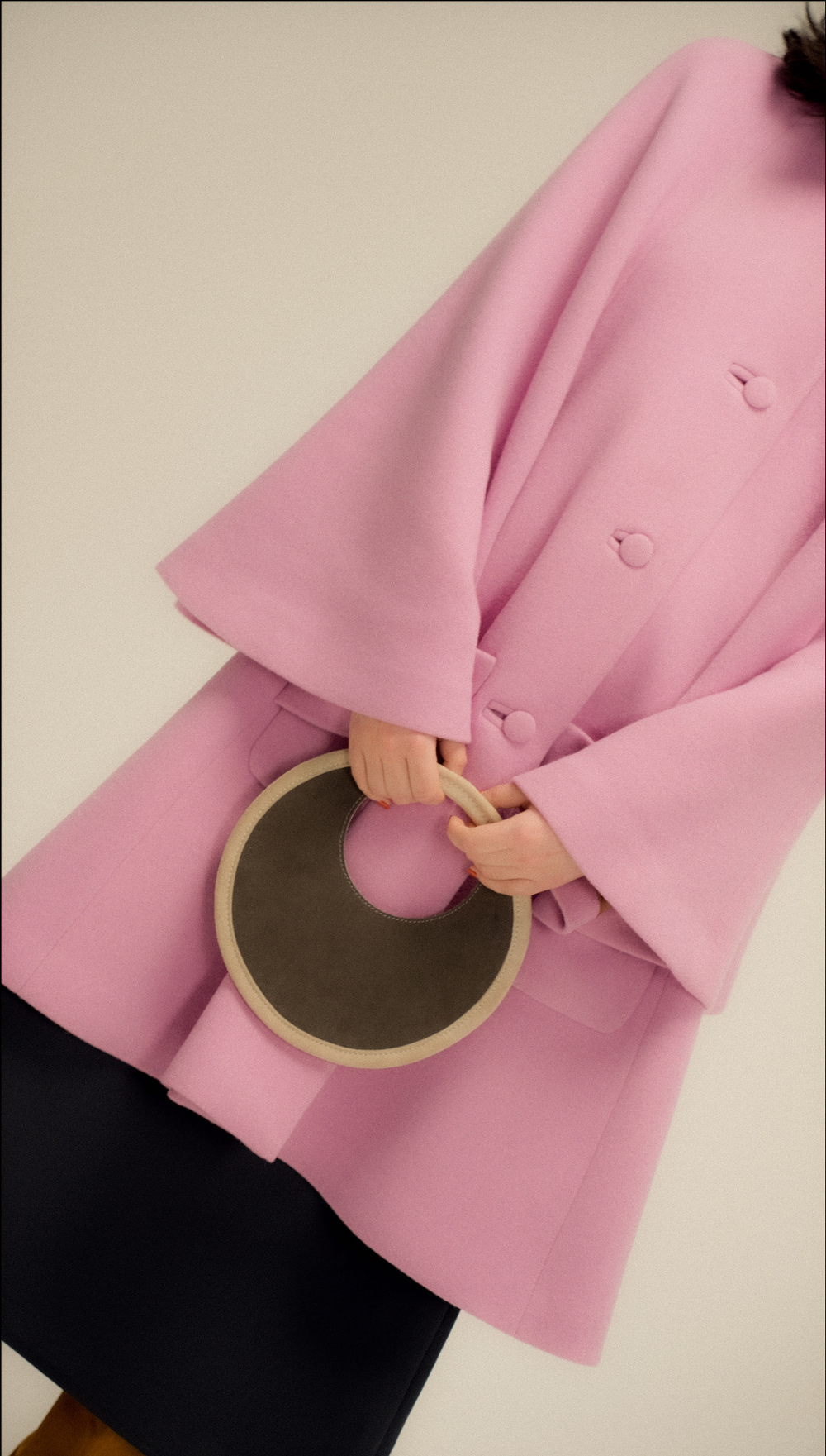 Пальто-кейп сложного кроя