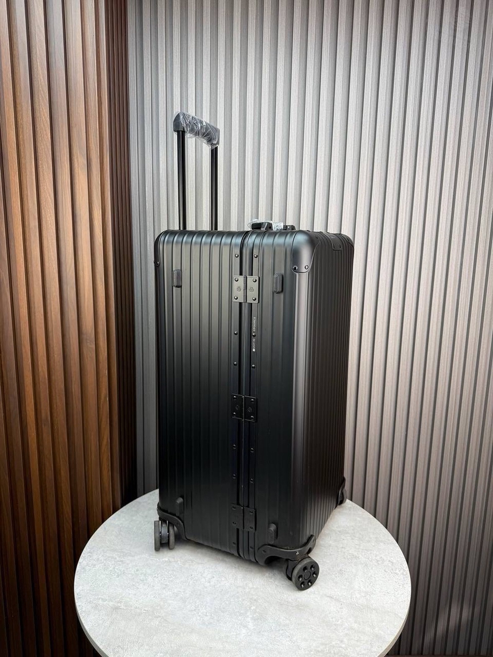 Дорожный чемодан Rimowa Trunk Plus