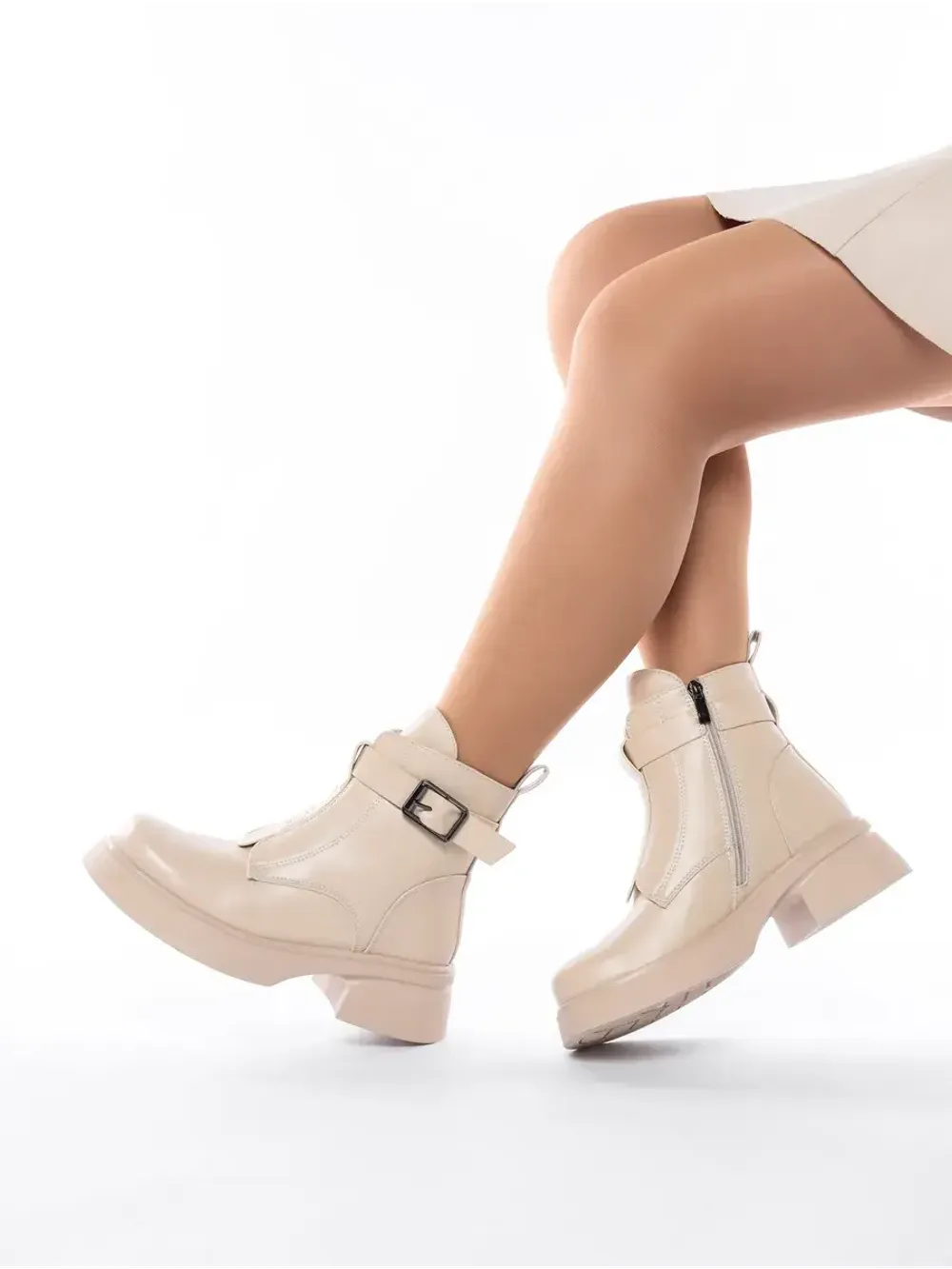 Зимние ботинки на высокой платформе