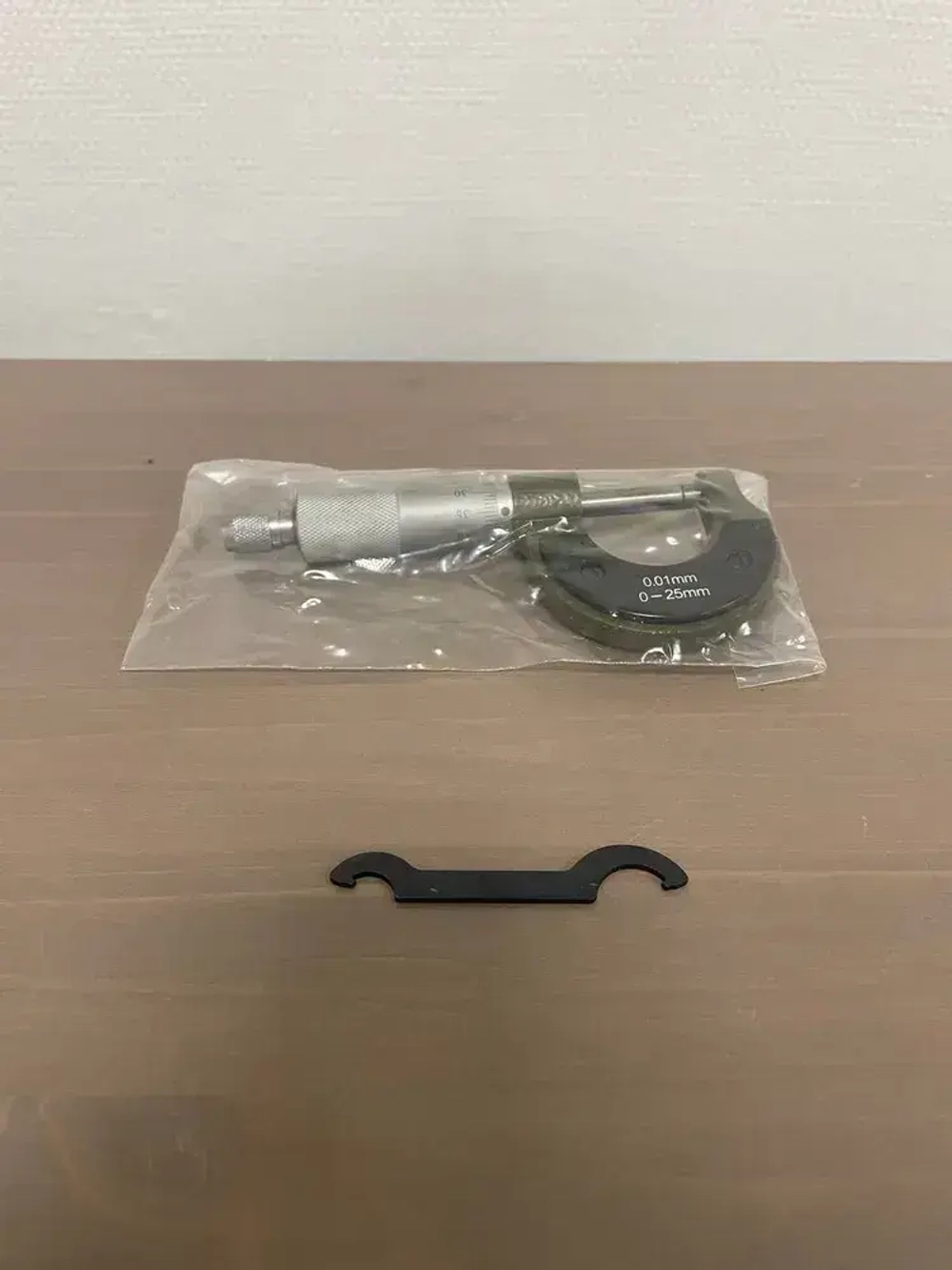 Микрометр механический 0-25 мм диапазон / 0.01 мм разрешение