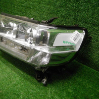 Фара левая Toyota Land Cruiser 200 (2015-2021) LED