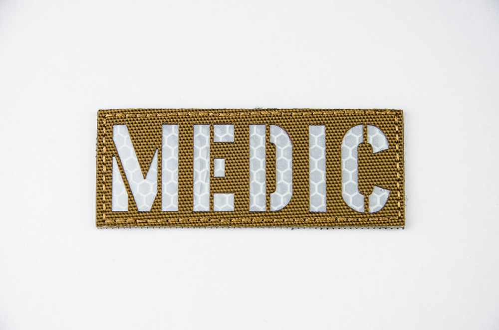 Шеврон MEDIC светоотражающий кордура 3,5х8,5 см. Койот