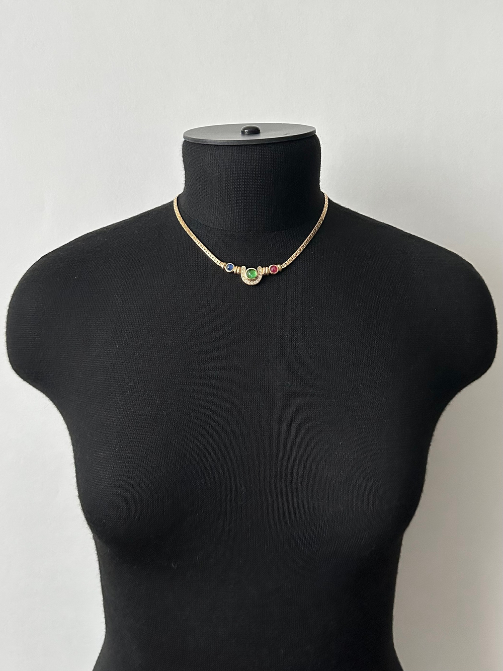 Колье с разноцветными кабошонами Christian Dior