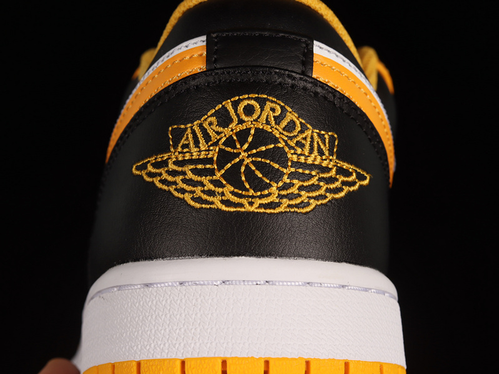 Jordan 1 Low Taxi