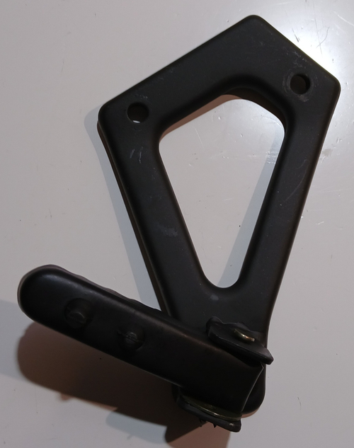 Подножка пассажира правая ADV 300 GARET