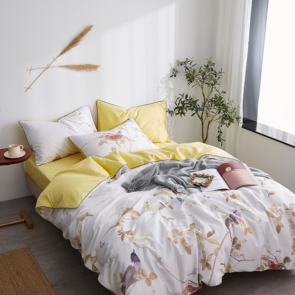 Постельное белье ЕВРО (двуспалка) Египетский Хлопок Лепестки на желтом