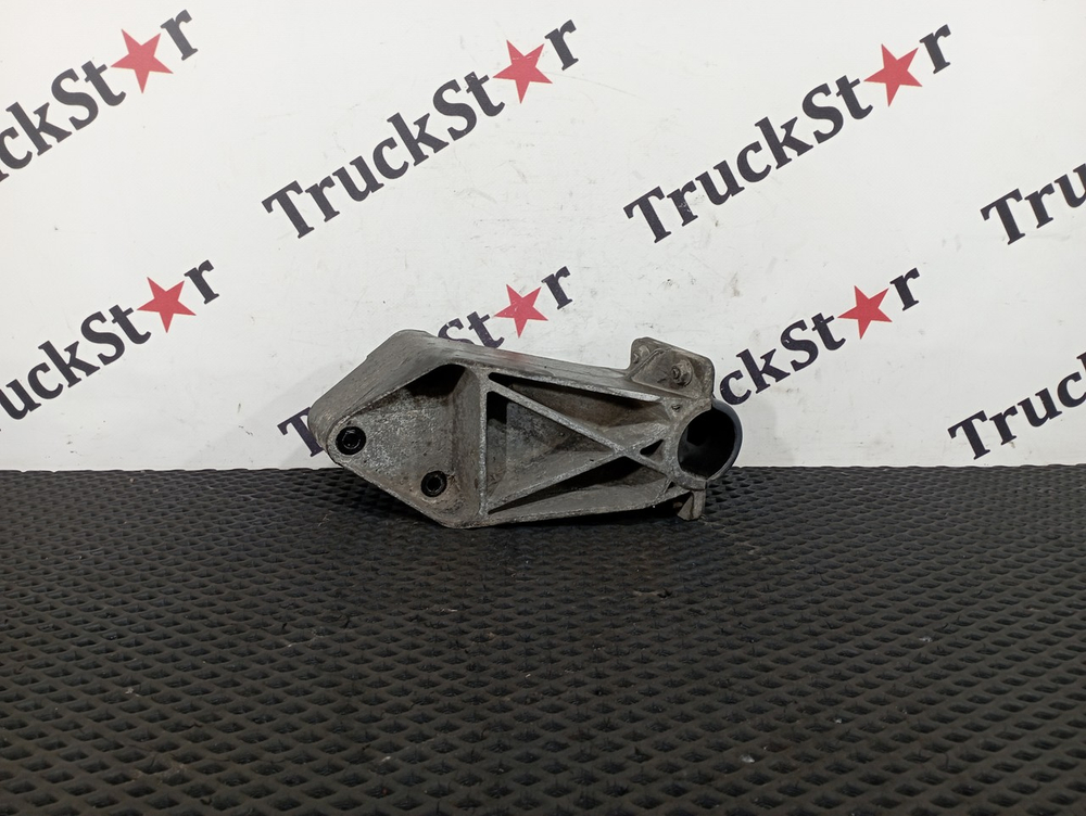 Кронштейн крыла заднего 2018г