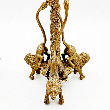 Пара старинных бронзовых фигурных подсвечников, Франция. 1830-40-е. гг Манера Кристофа Фратена.