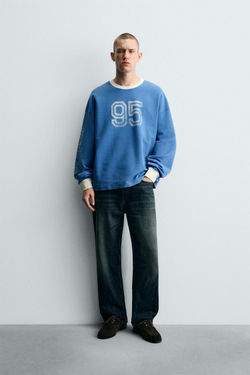 ZARA ФУТБОЛКА С ПРИНТОМ И ЭФФЕКТОМ ПОТЕРТОСТИ, ГОЛУБОЙ