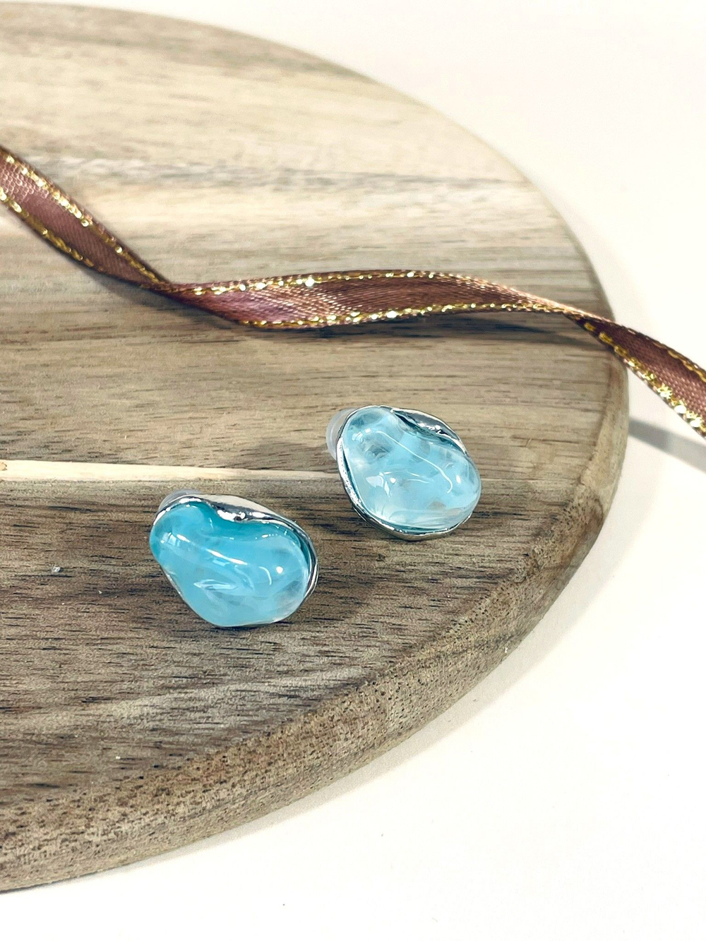 Серьги гвоздики из полимера