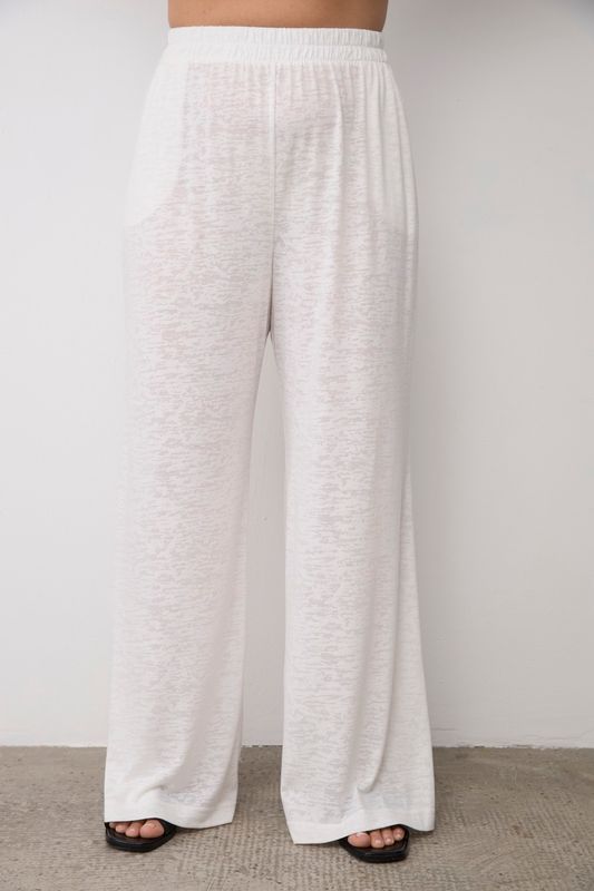 Костюм из тонкого трикотажа, молочный