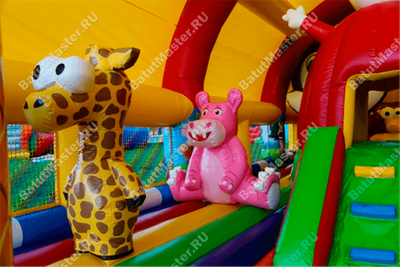 Коммерческий надувной батут "Зверята с крышей" 14*7*6 м