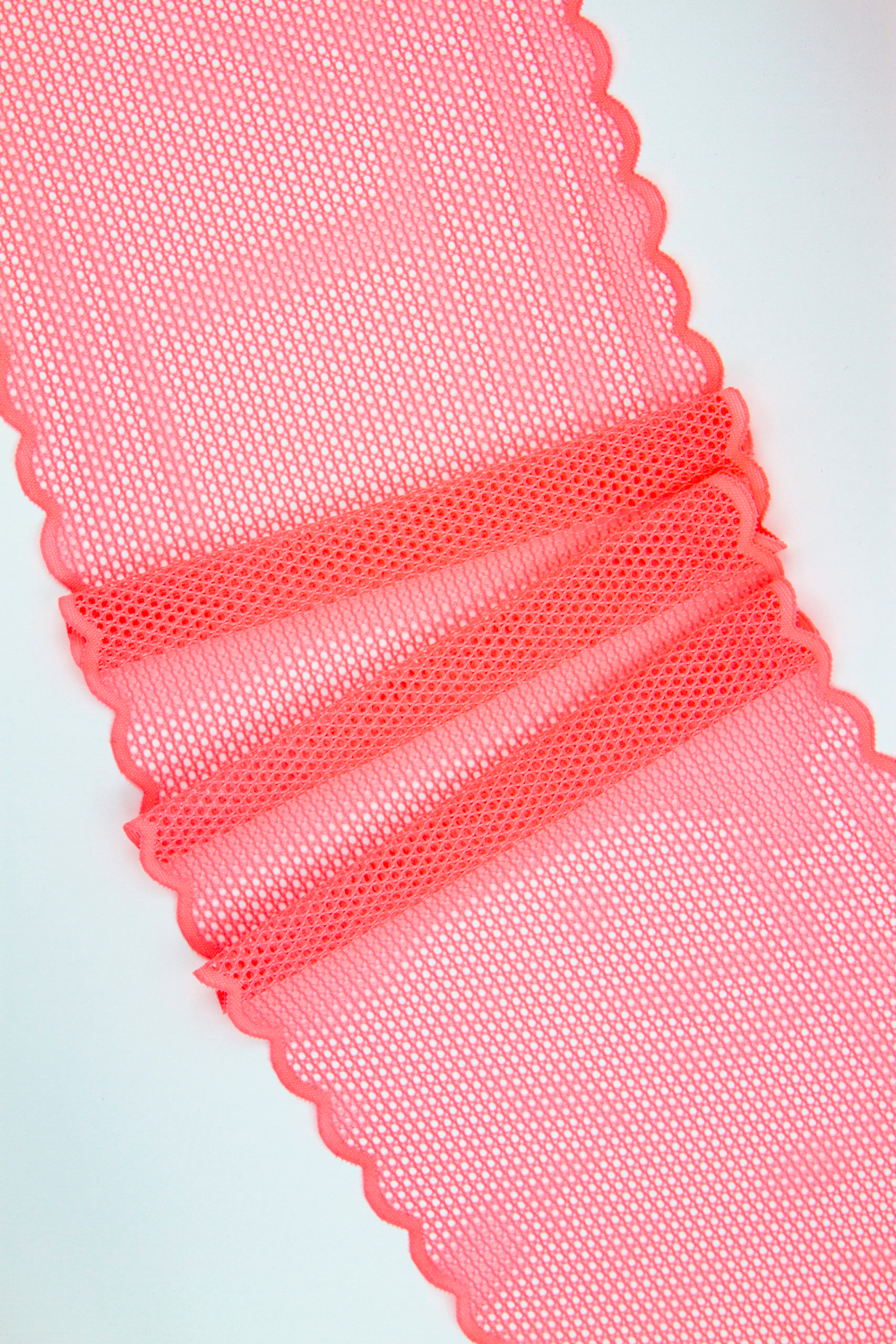 Эластичное кружево коралловое неоновое крупная ячейка ширина 22 см