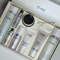 Набор осветляющих средств O HUI EXTREME WHITE 4pcs Special Set.