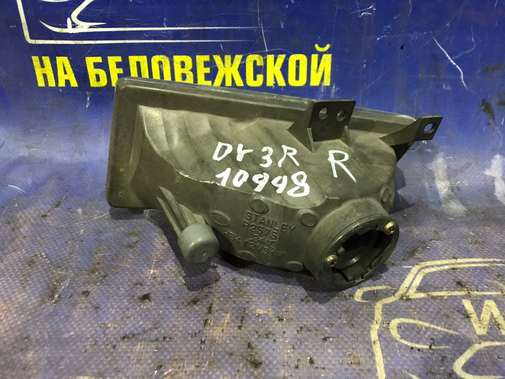 Туманка правая MAZDA DEMIO 2002-2005