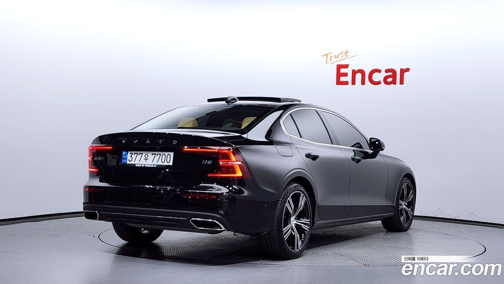 Volvo S60 3 Generation B5 Inscription (03.2021)