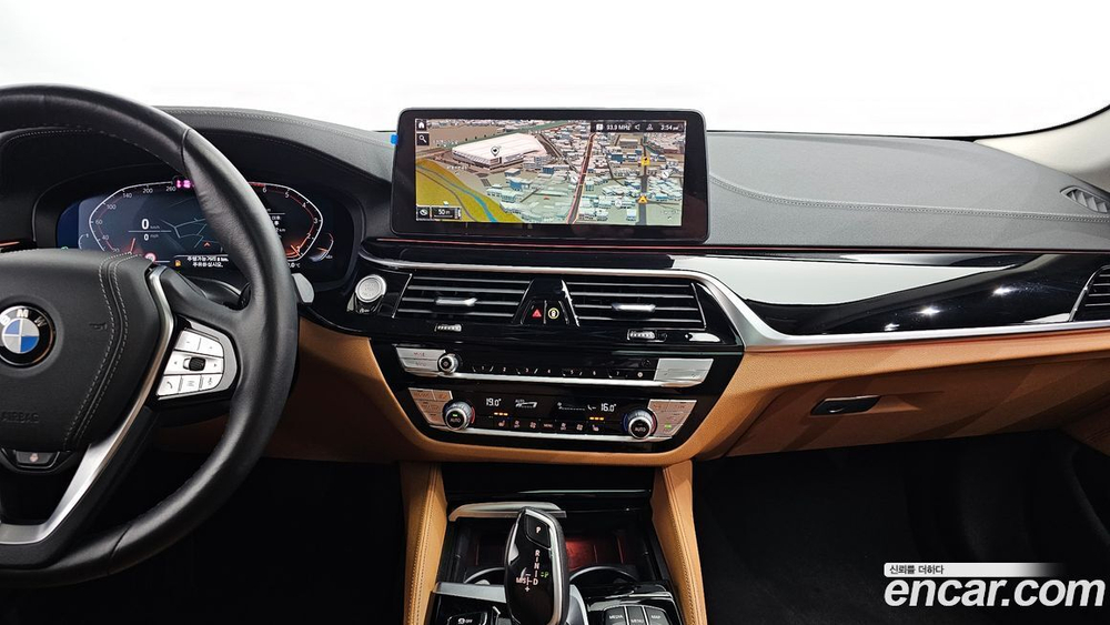 BMW 5 Series (G30) 520i Luxury (03.2022)