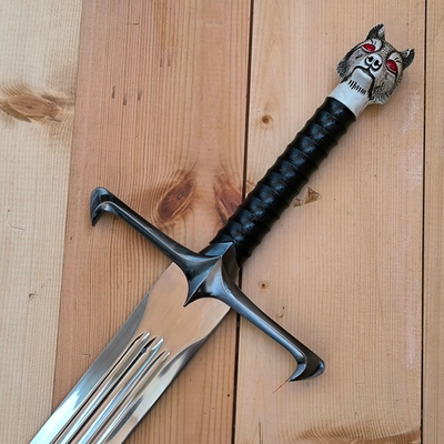 Сувенирный меч Старков Винтерфелл, на панно