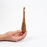 Деревянный крючок для вязания из древесины вишни 9 мм. Вязальный крючок. K155